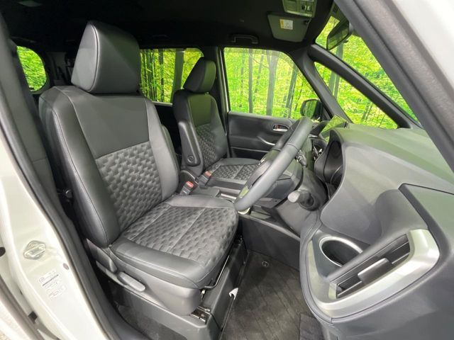 TOYOTA VOXY HYBRID 2025 Image 31