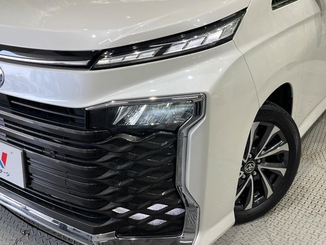 TOYOTA VOXY HYBRID 2025 Image 31