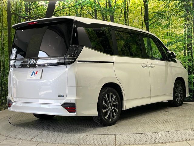 TOYOTA VOXY HYBRID 2025 Image 31