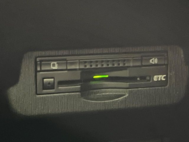 TOYOTA PRIUS ALPHA 2015 Image 31