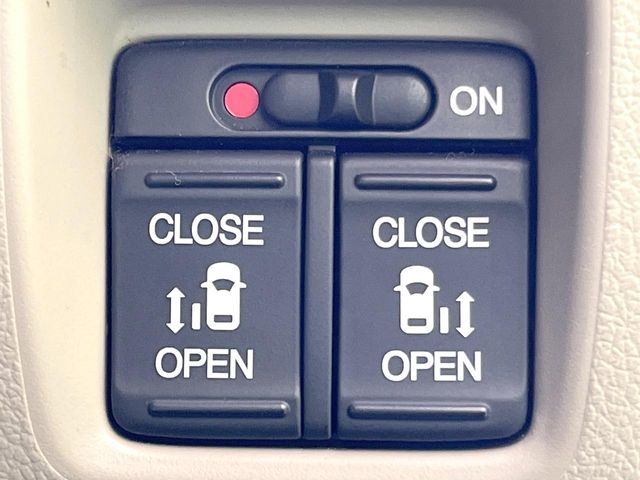 HONDA N BOX 2017 Image 31