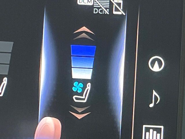 TOYOTA LEXUS LS500H 2017 Image 31