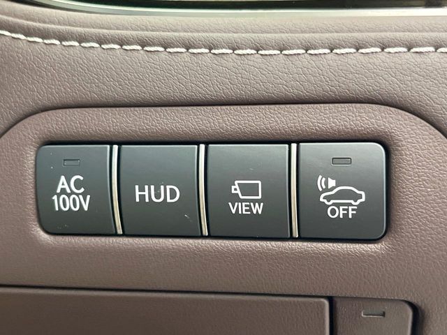 TOYOTA LEXUS LS500H 2017 Image 31