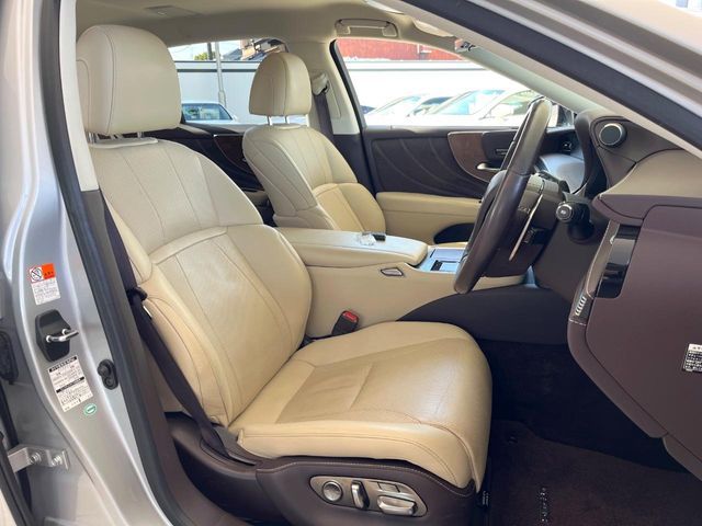 TOYOTA LEXUS LS500H 2017 Image 31