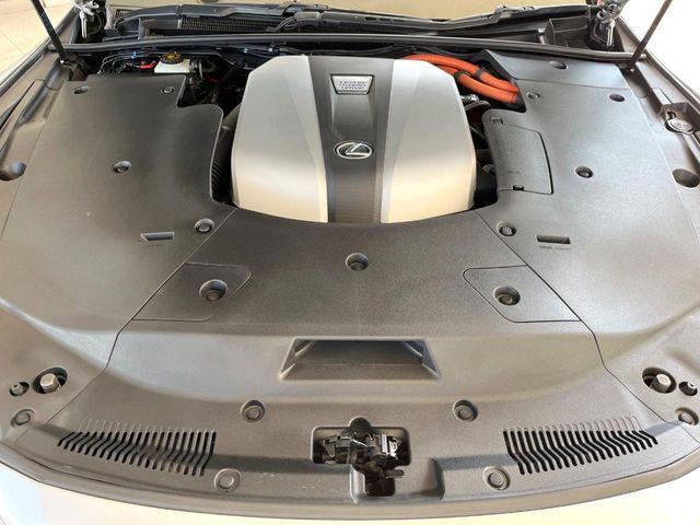 TOYOTA LEXUS LS500H 2017 Image 31