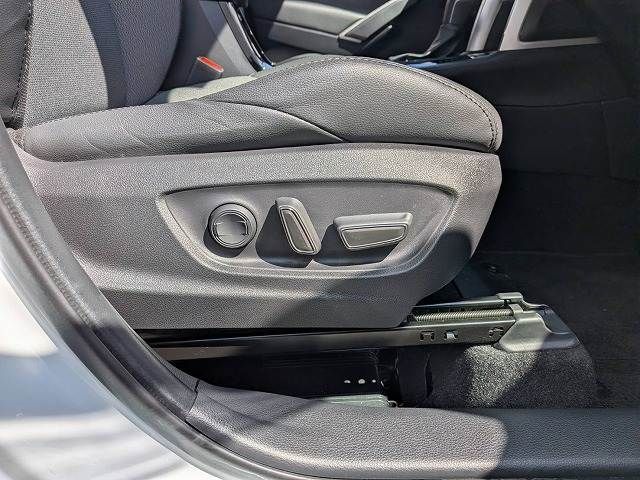 TOYOTA COROLLA CROSS HYBRID 2024 Image 31