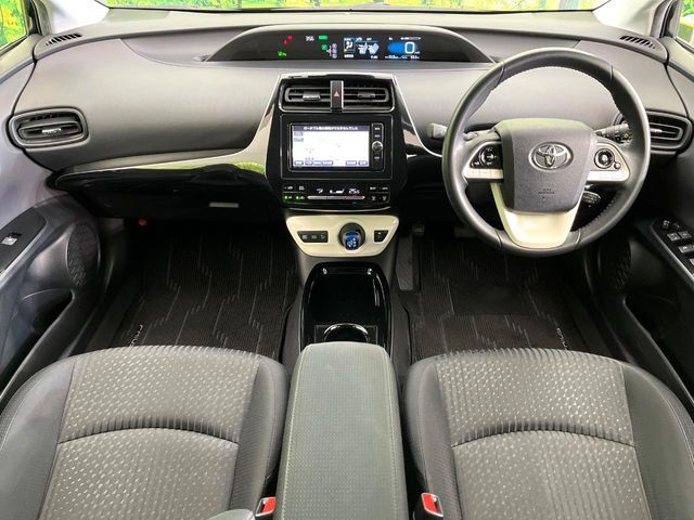 TOYOTA PRIUS 2018 Image 31