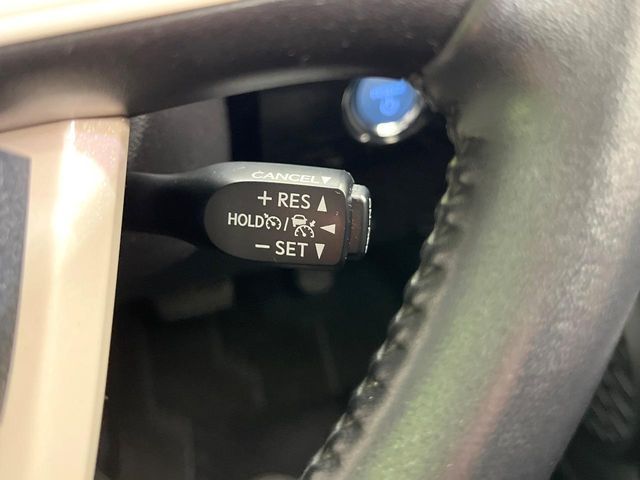 TOYOTA PRIUS 2018 Image 31