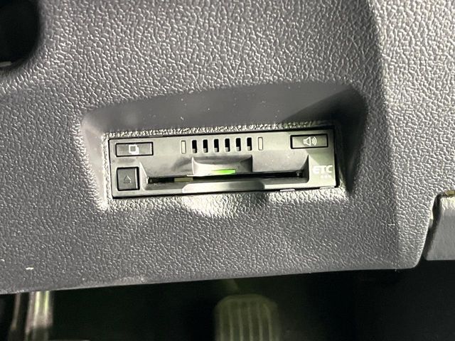 TOYOTA PRIUS 2018 Image 31