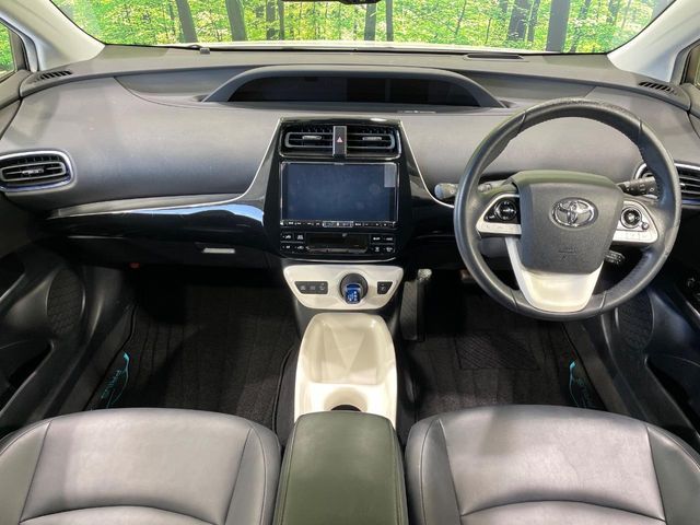 TOYOTA PRIUS 2017 Image 31