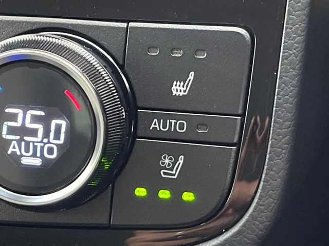 TOYOTA CROWN SEDAN HYBRID 4 2021 Image 31