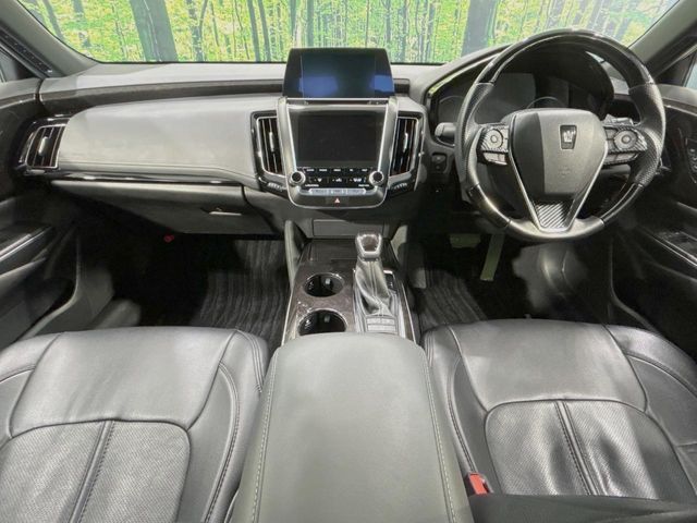 TOYOTA CROWN SEDAN HYBRID 2019 Image 31