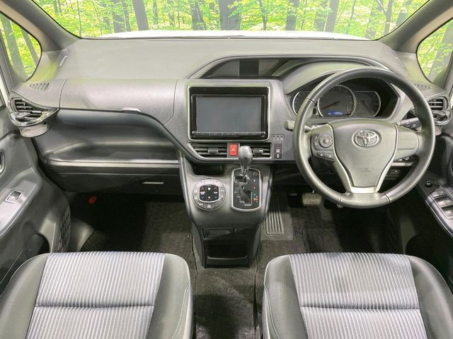 TOYOTA VOXY 2015 Image 31