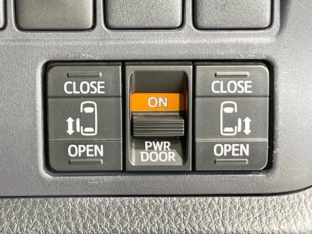 TOYOTA VOXY 2015 Image 31