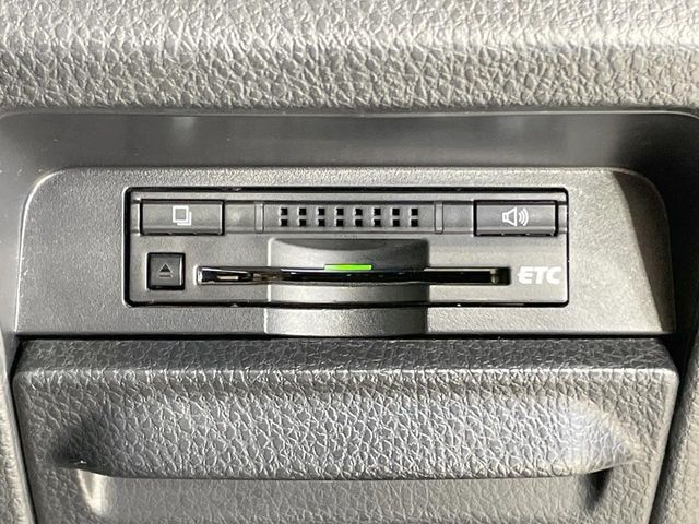 TOYOTA VOXY 2015 Image 31