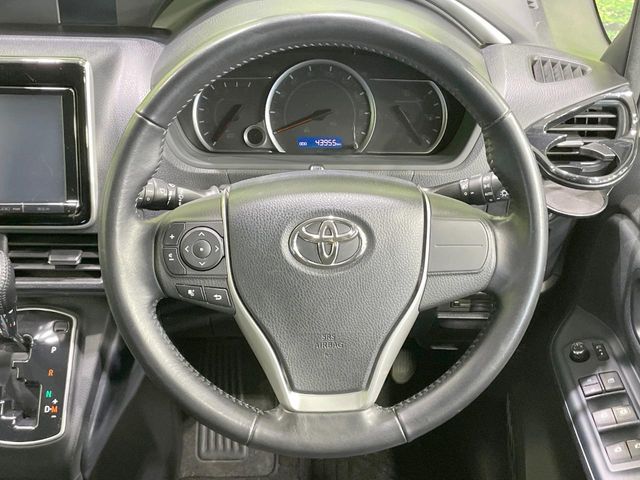 TOYOTA VOXY 2015 Image 31