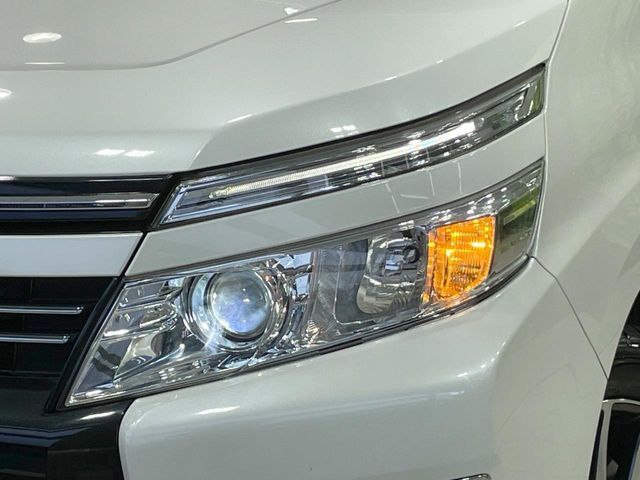 TOYOTA VOXY 2015 Image 31