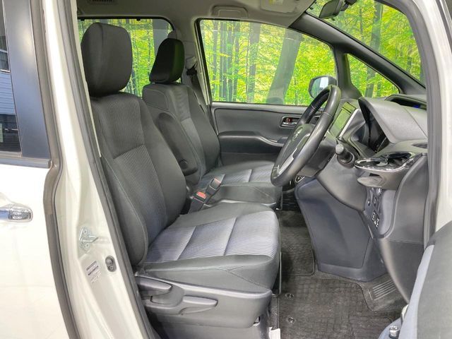 TOYOTA VOXY 2015 Image 31