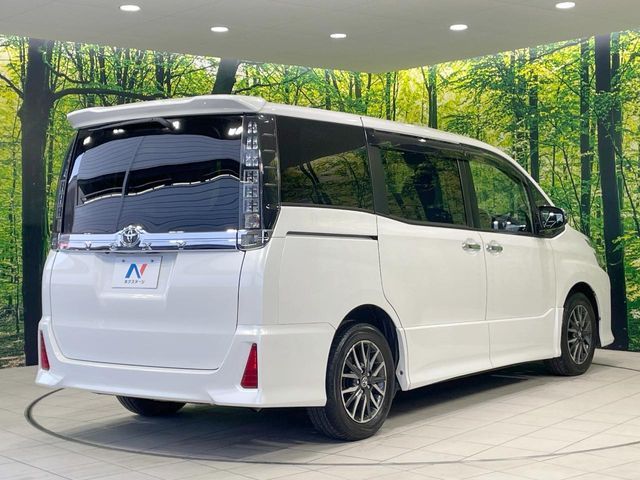 TOYOTA VOXY 2015 Image 31