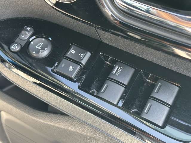 HONDA N BOX CUSTOM 2023 Image 31