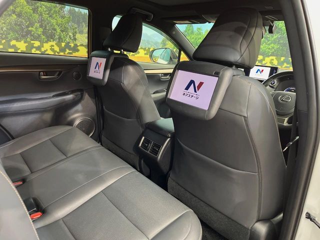 TOYOTA LEXUS NX300H AWD 2021 Image 31