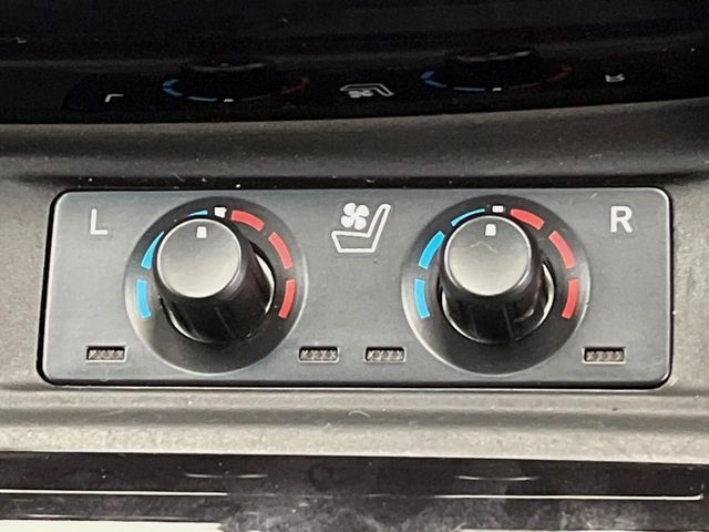 TOYOTA ALPHARD HYBRID 4WD 2018 Image 31