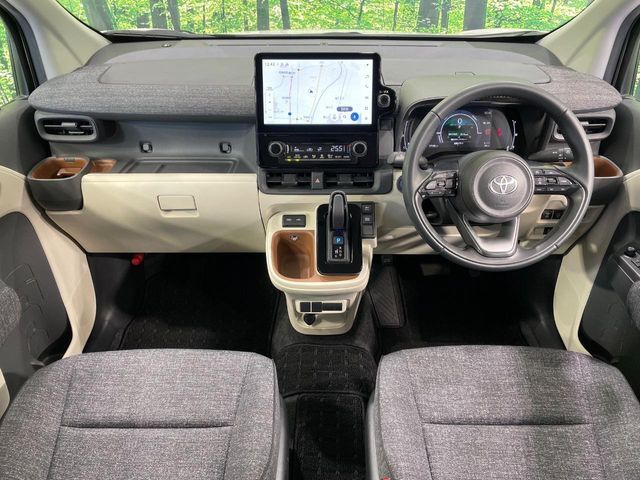 TOYOTA SIENTA HYBRID 2024 Image 31