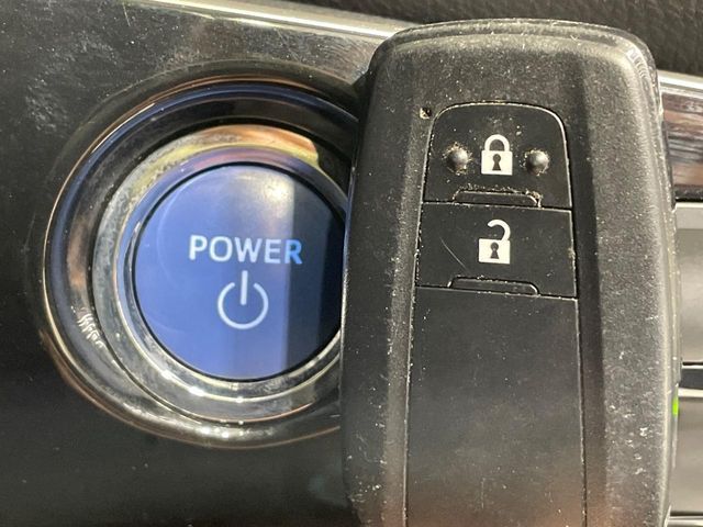 TOYOTA PRIUS 2016 Image 31