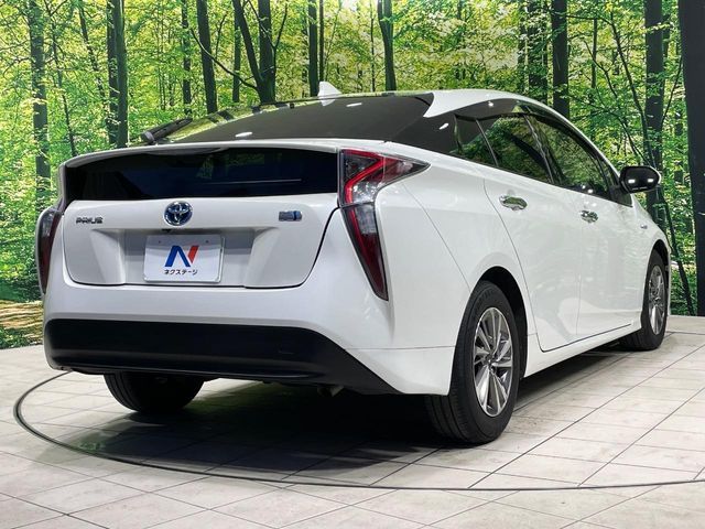 TOYOTA PRIUS 2016 Image 31