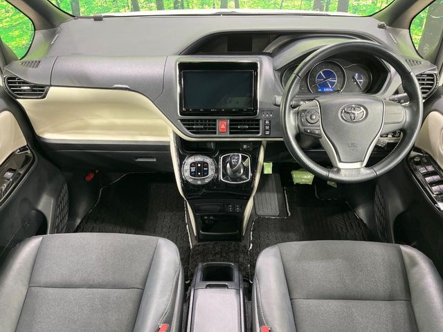 TOYOTA NOAH HYBRID 2018 Image 31