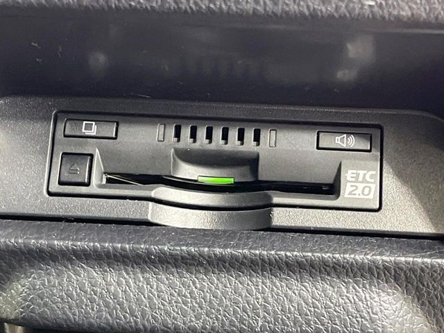 TOYOTA NOAH HYBRID 2018 Image 31