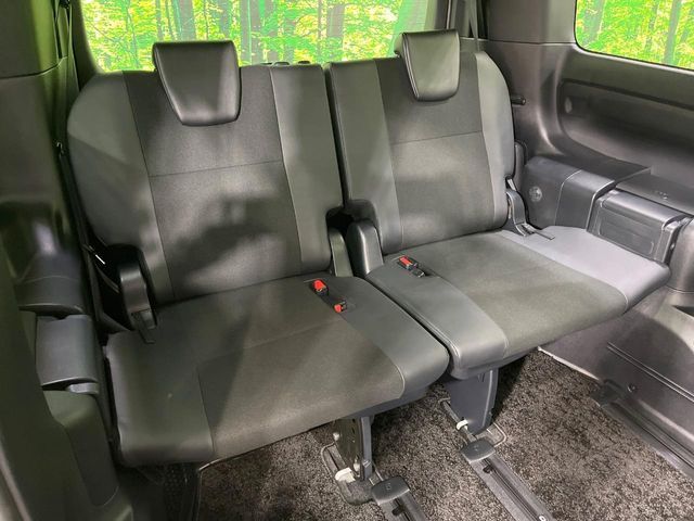 TOYOTA NOAH HYBRID 2018 Image 31