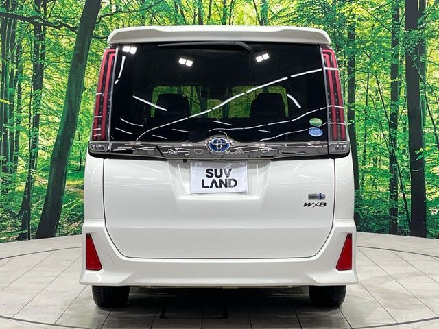 TOYOTA NOAH HYBRID 2018 Image 31