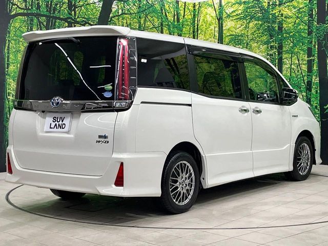TOYOTA NOAH HYBRID 2018 Image 31