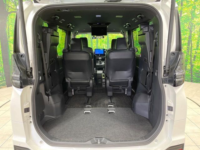 TOYOTA VOXY HYBRID 2023 Image 31