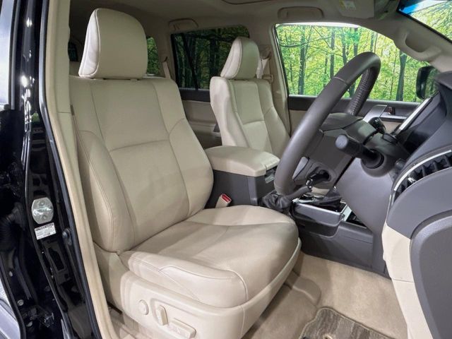 TOYOTA LANDCRUISER PRADO 2023 Image 31