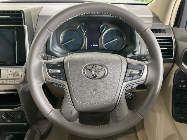 TOYOTA LANDCRUISER PRADO 2023 Image 31