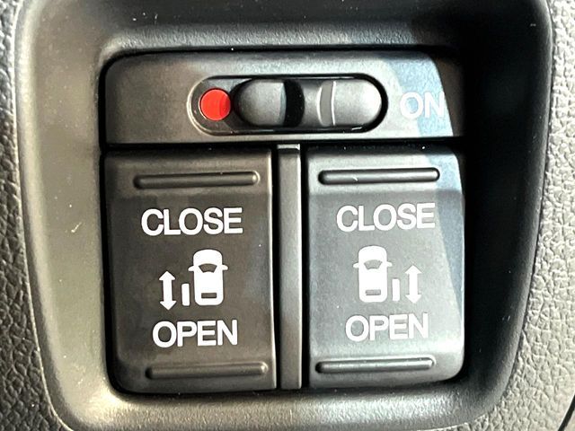 HONDA N BOX 2017 Image 31