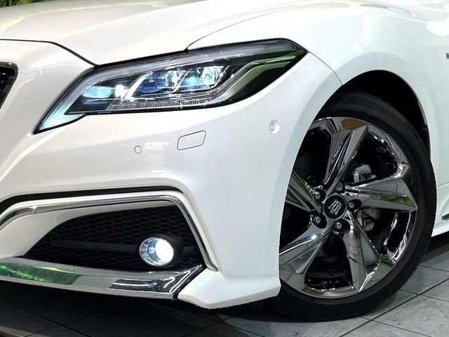 TOYOTA CROWN SEDAN HYBRID 2019 Image 31