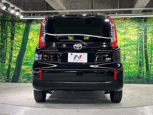 TOYOTA SIENTA HYBRID 2023 Image 31