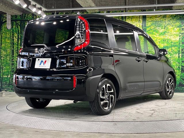 TOYOTA SIENTA HYBRID 2023 Image 31