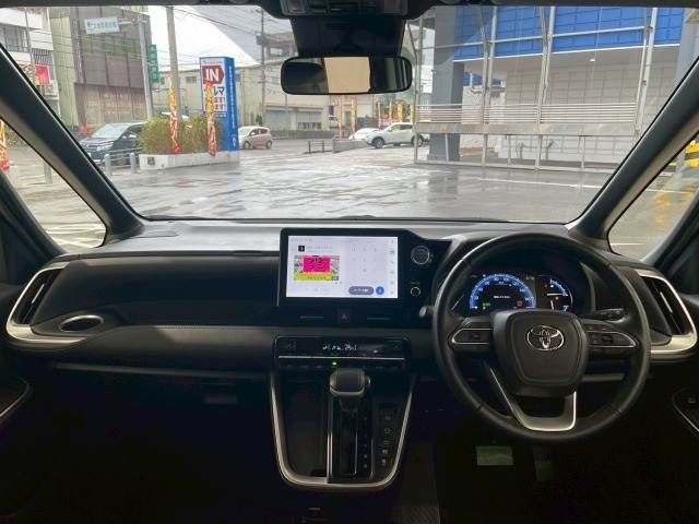 TOYOTA VOXY HYBRID 2023 Image 31