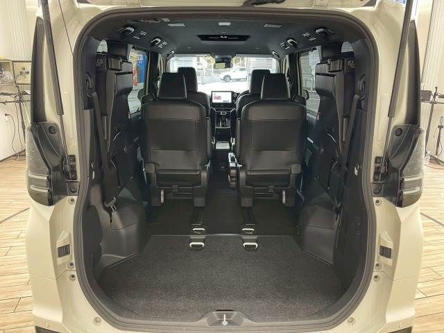 TOYOTA VOXY HYBRID 2023 Image 31