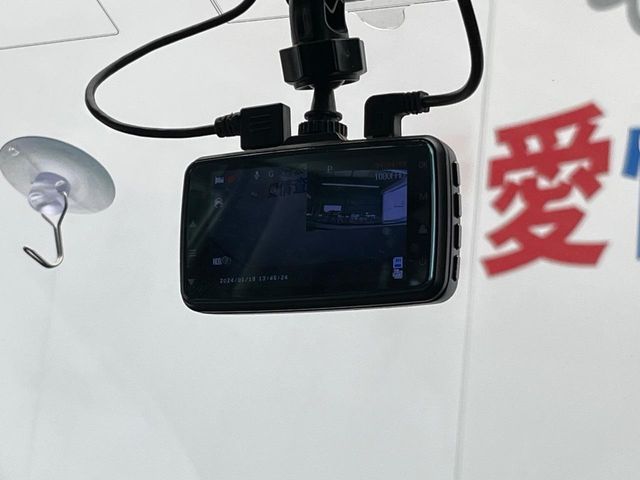 TOYOTA PRIUS 2016 Image 31