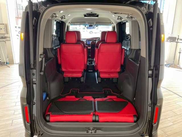 HONDA STEPWAGON E:HEV SPAD 2020 Image 31