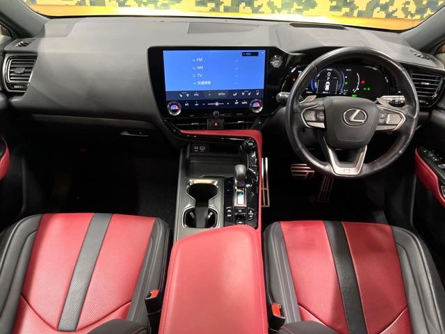 TOYOTA LEXUS NX450H+ AWD 2021 Image 31