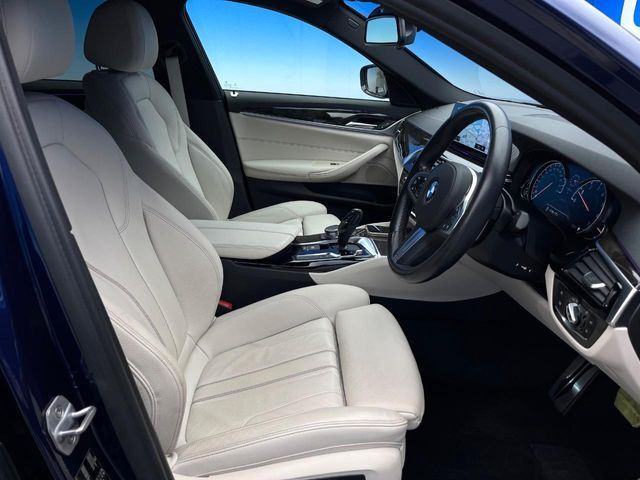 BMW 5SERIES SEDAN 2018 Image 31