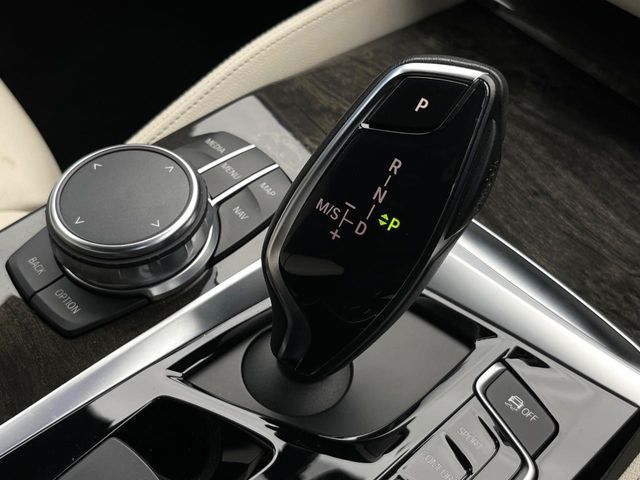 BMW 5SERIES SEDAN 2018 Image 31