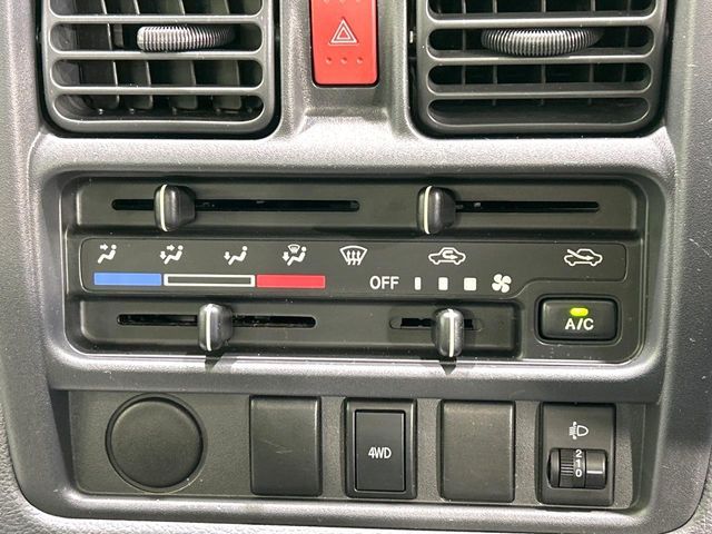 NISSAN NT100 CLIPPER 4WD 2017 Image 31