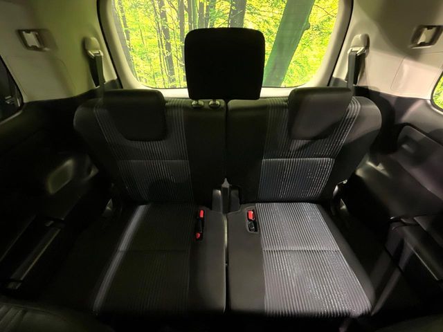 TOYOTA VOXY 2015 Image 31